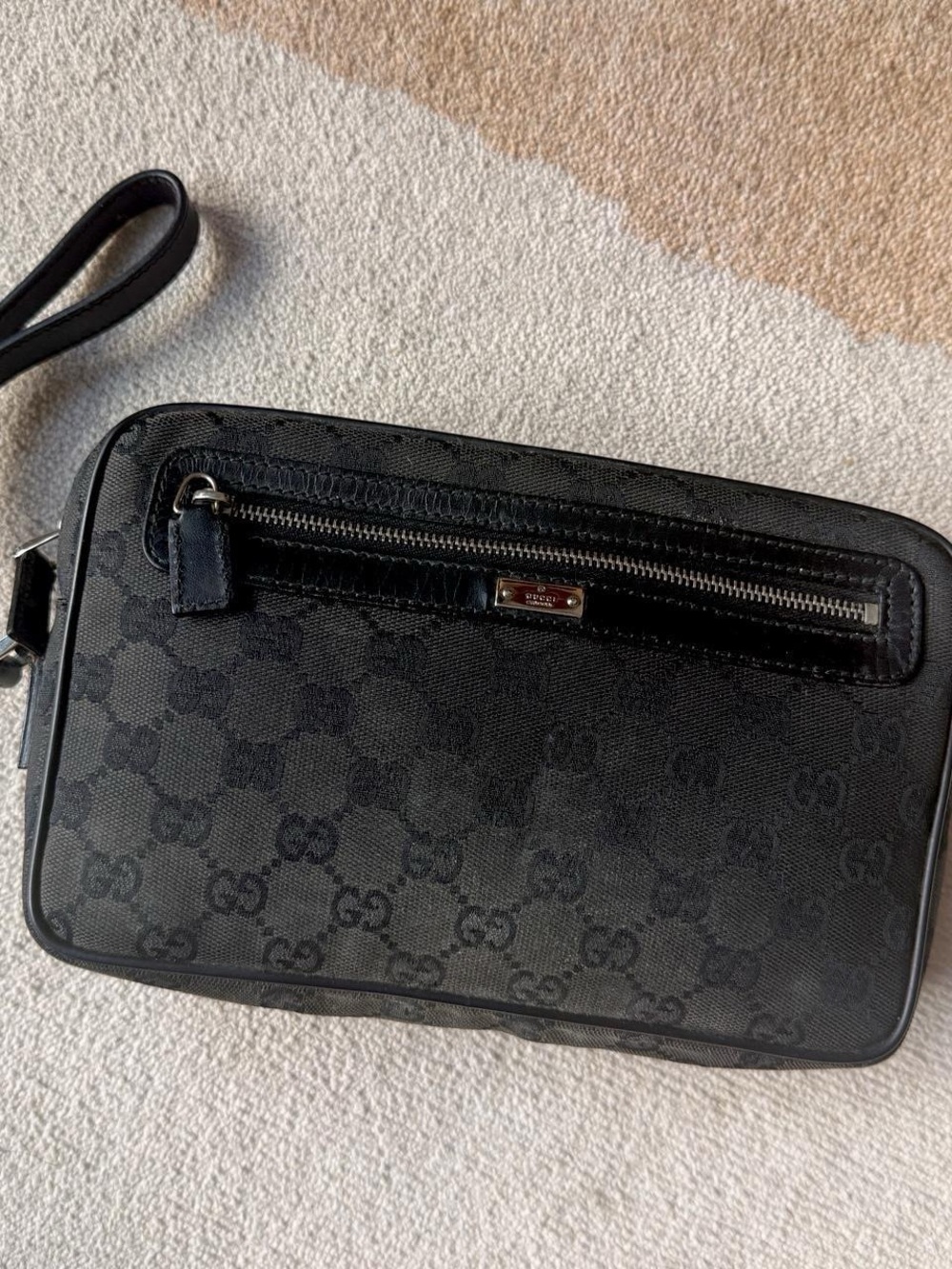 VINTAGE Y2K 2000s Gucci Black GG Supreme Wristlet Belt Bag